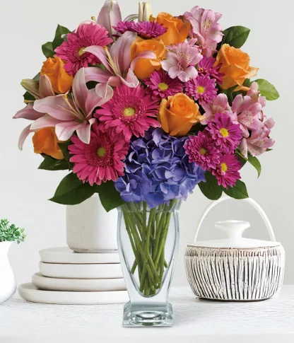 Elegant Designer's Choice Fresh Vase - Image 2