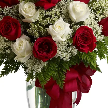 Love's Divine Bouquet - Long Stemmed Roses - Image 4